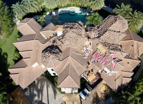 what homeowners need to know before hiring a roofing contractor palm becah 2026